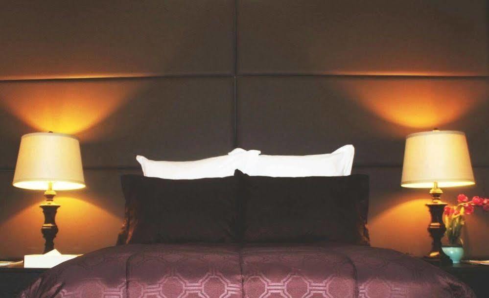 One Pacific Hotel Тамунинг Екстериор снимка