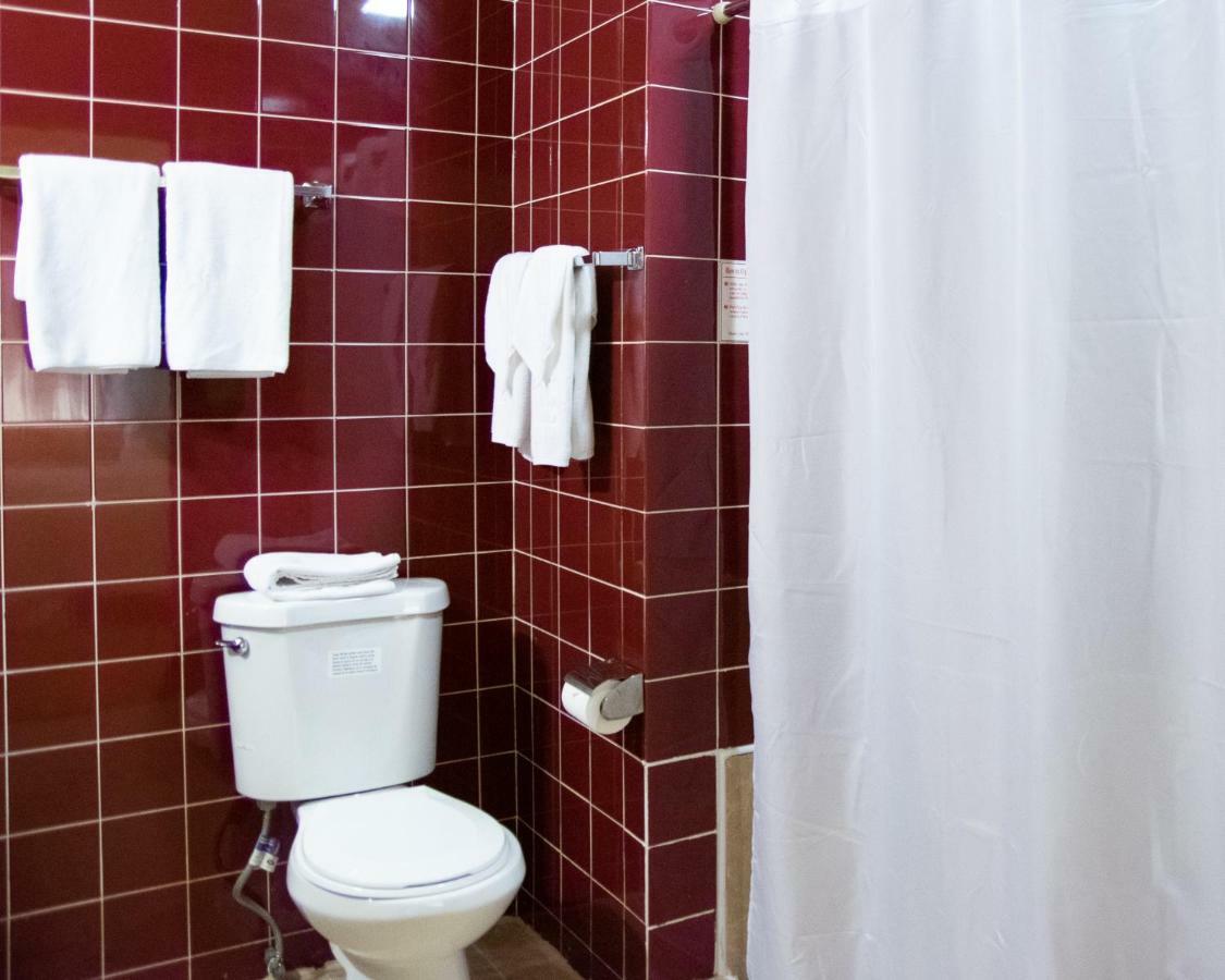 One Pacific Hotel Тамунинг Екстериор снимка